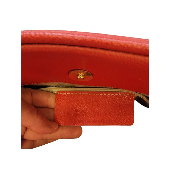 Vintage-Style Enzo Bertini Red Leather Shoulder Bag with Handles & Strap - Picture 8 of 11